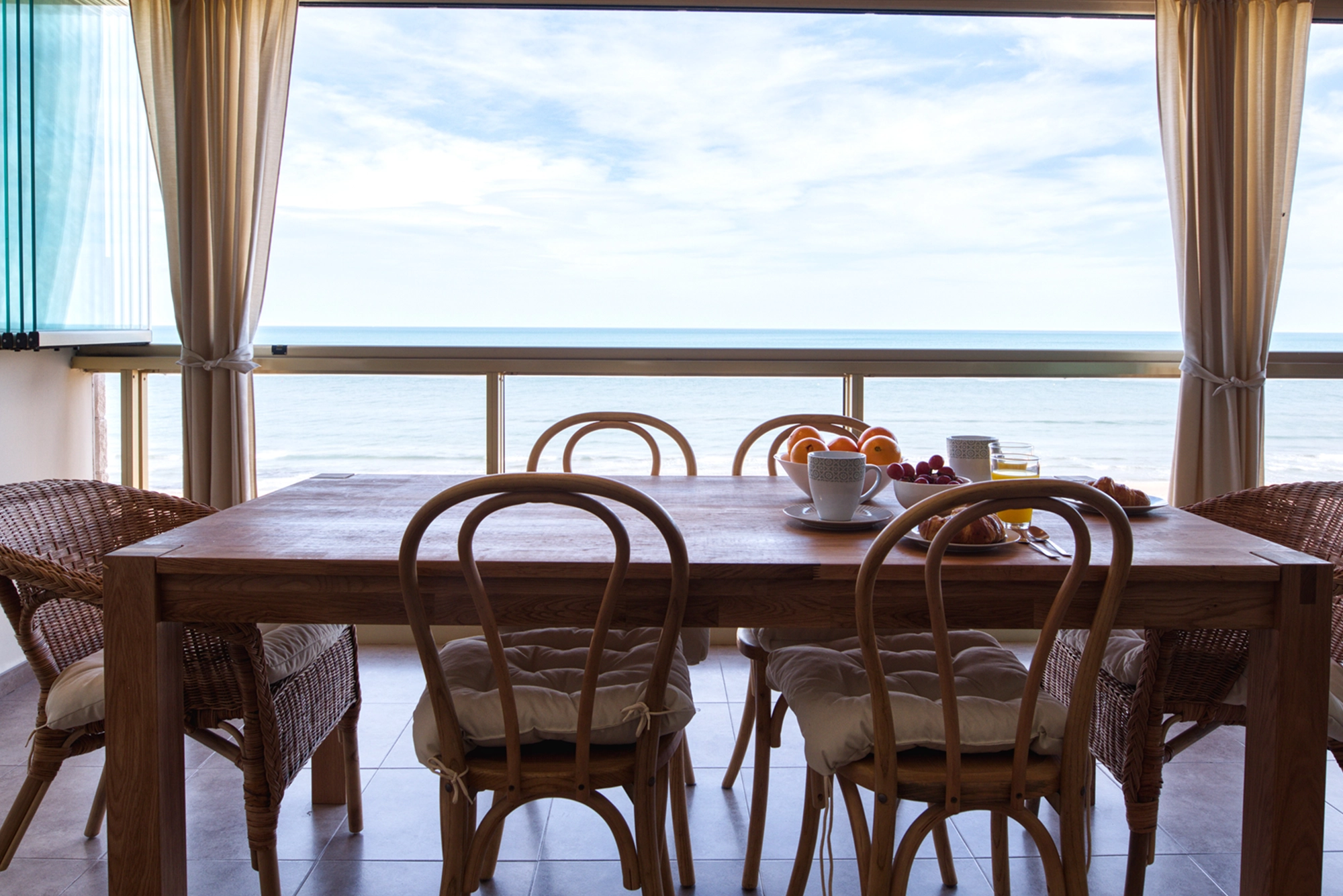 apartamentos en la playa de gandia con terraza